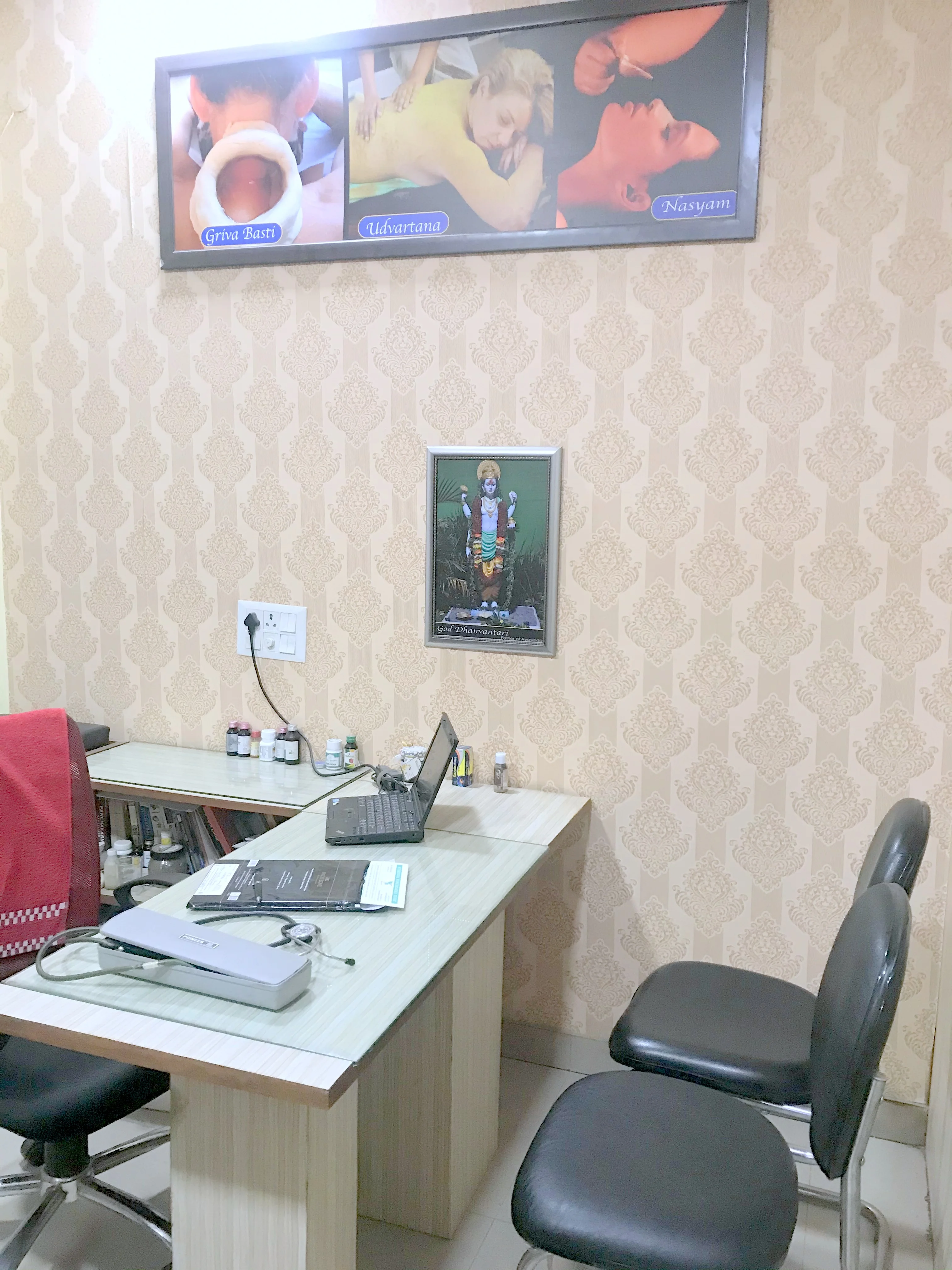 Ayulife Sector 49 consultation room